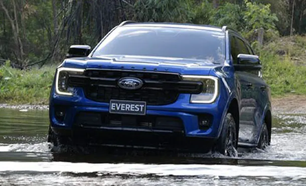 xe ford everest gầm cao thoải mái lội nước