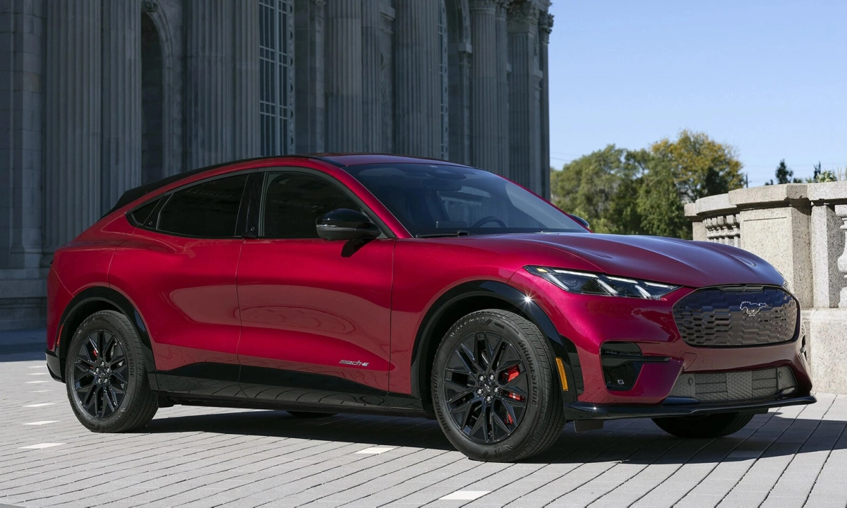 Ford Mustang Mach E GT vnexpre 9223 5945 1752827931 - Thu Mua Xe Ford Cũ Giá Cao – Trung Tâm Xe Cũ Di An Ford