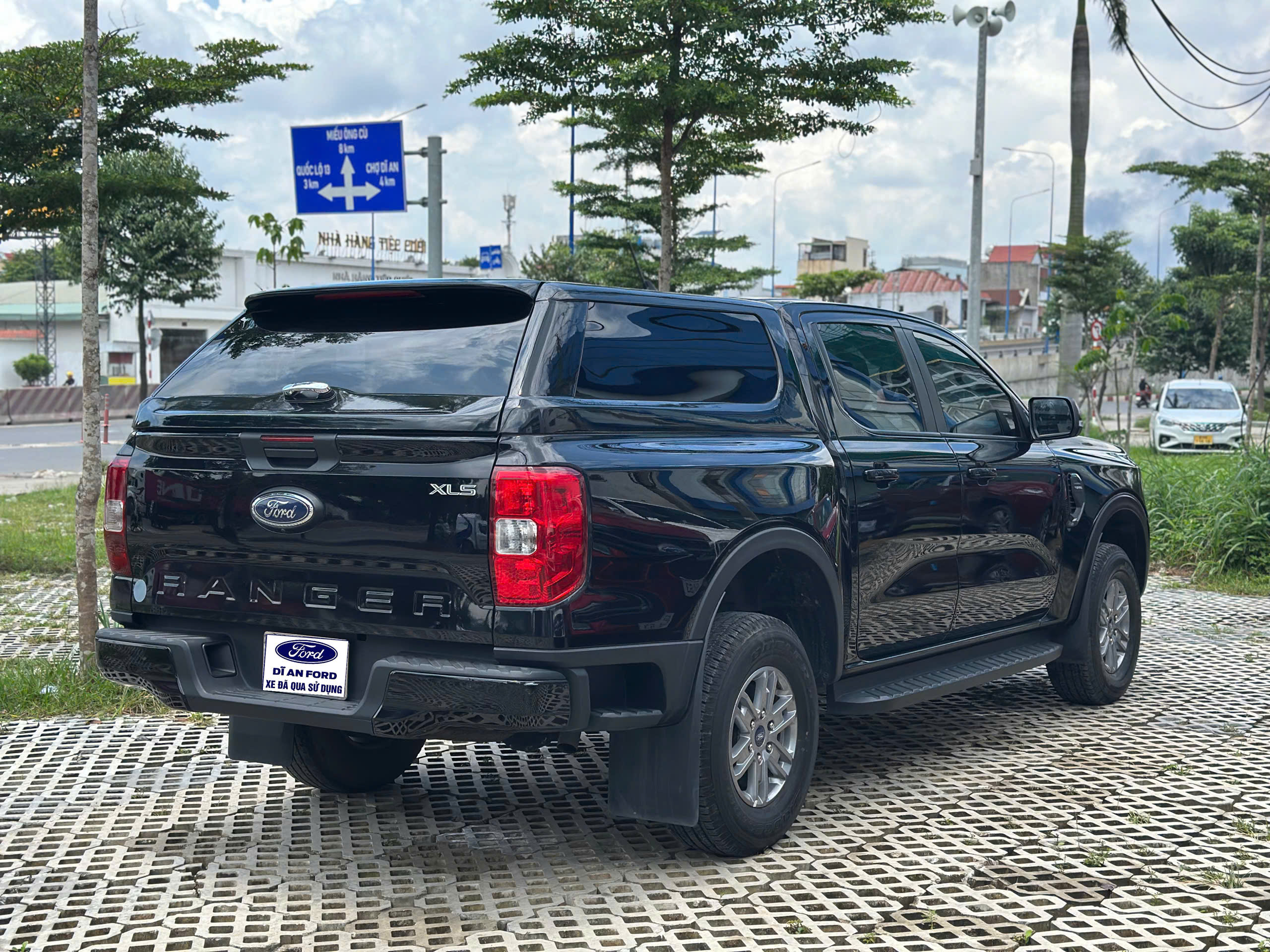 319218922933679699951 319218922933679699951 - Xe Ford Dĩ An