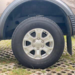 4ccd1d018a00075e5e115 - Xe Ford Dĩ An