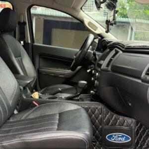 Nội thất Ford Ranger 2022 màu xám